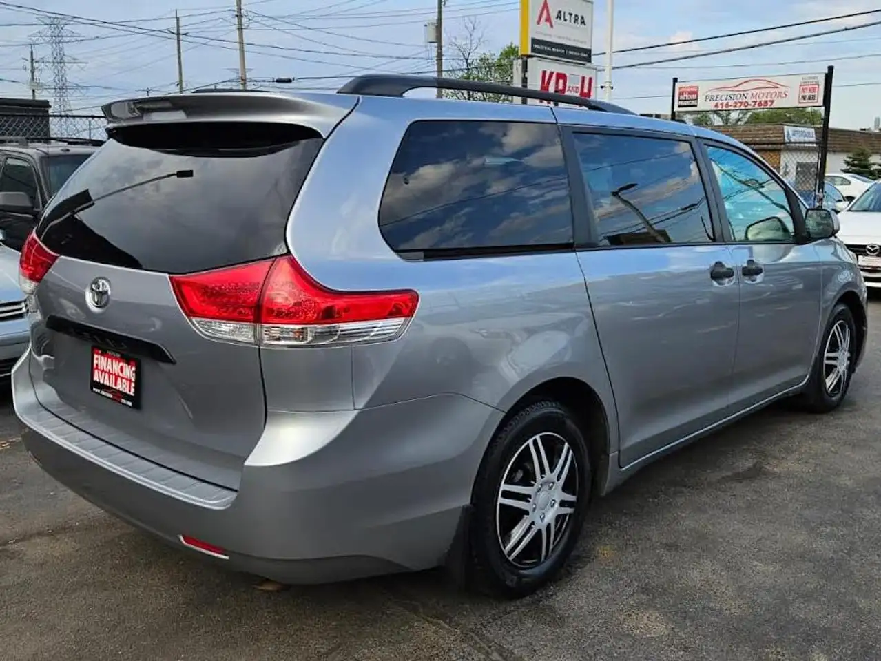 Toyota Sienna снимка Toyota Sienna