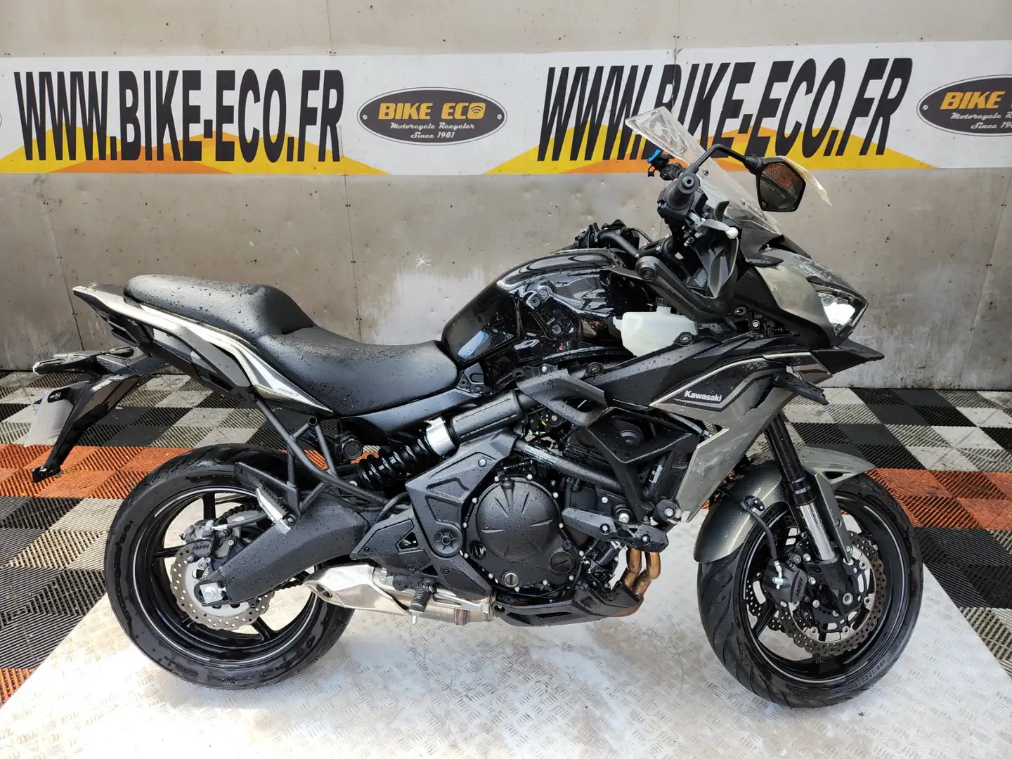 Kawasaki Versys 650 Noir - 1