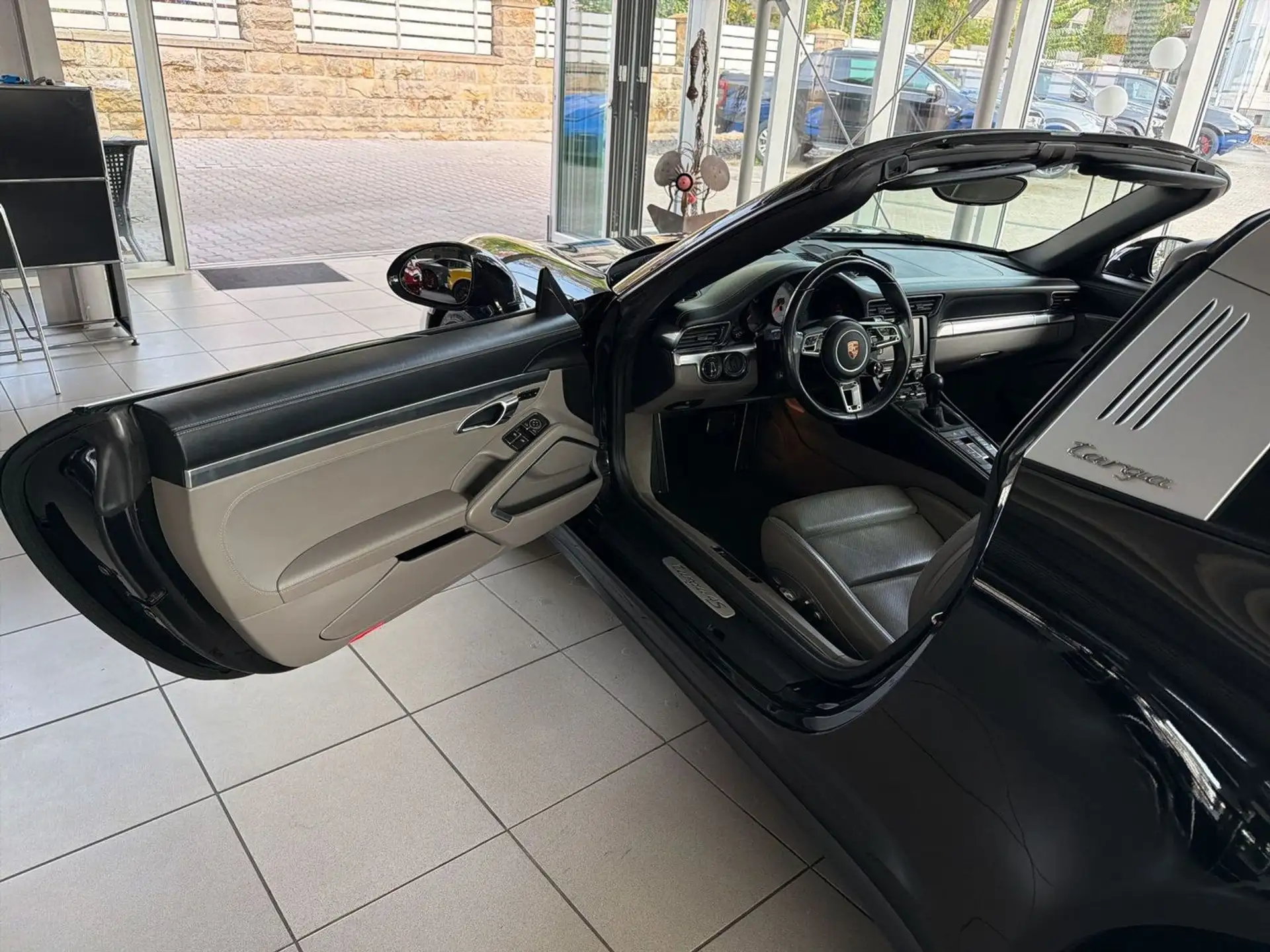Porsche 911 911 Targa 4S 2014 검정 사진 5