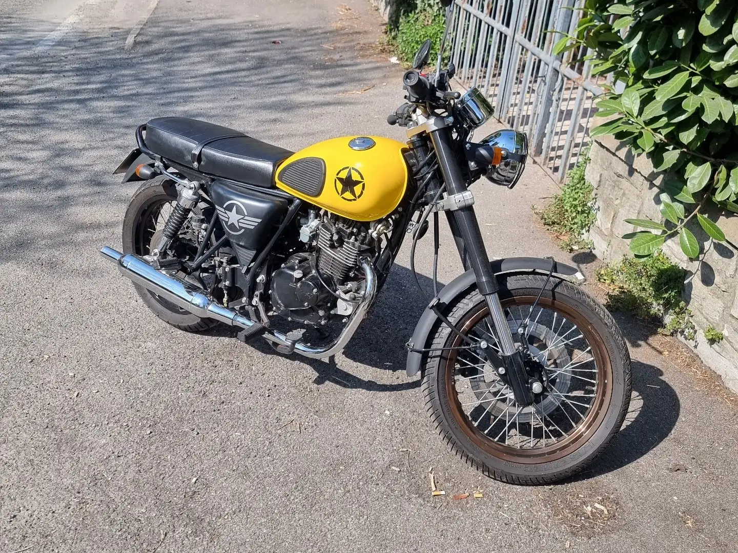 Mash Seventyfive 125 Jaune - 1