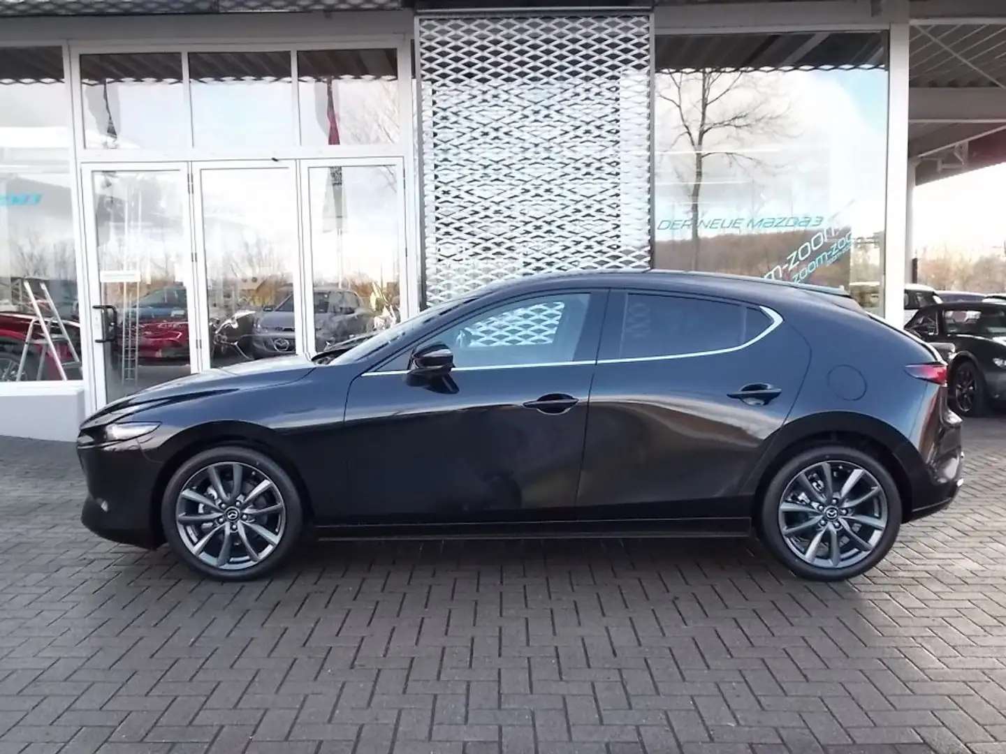 Mazda 3 Exclusive-Line X-186 AT DASO DESI NAVI ACAA SHZ HU Zwart - 2