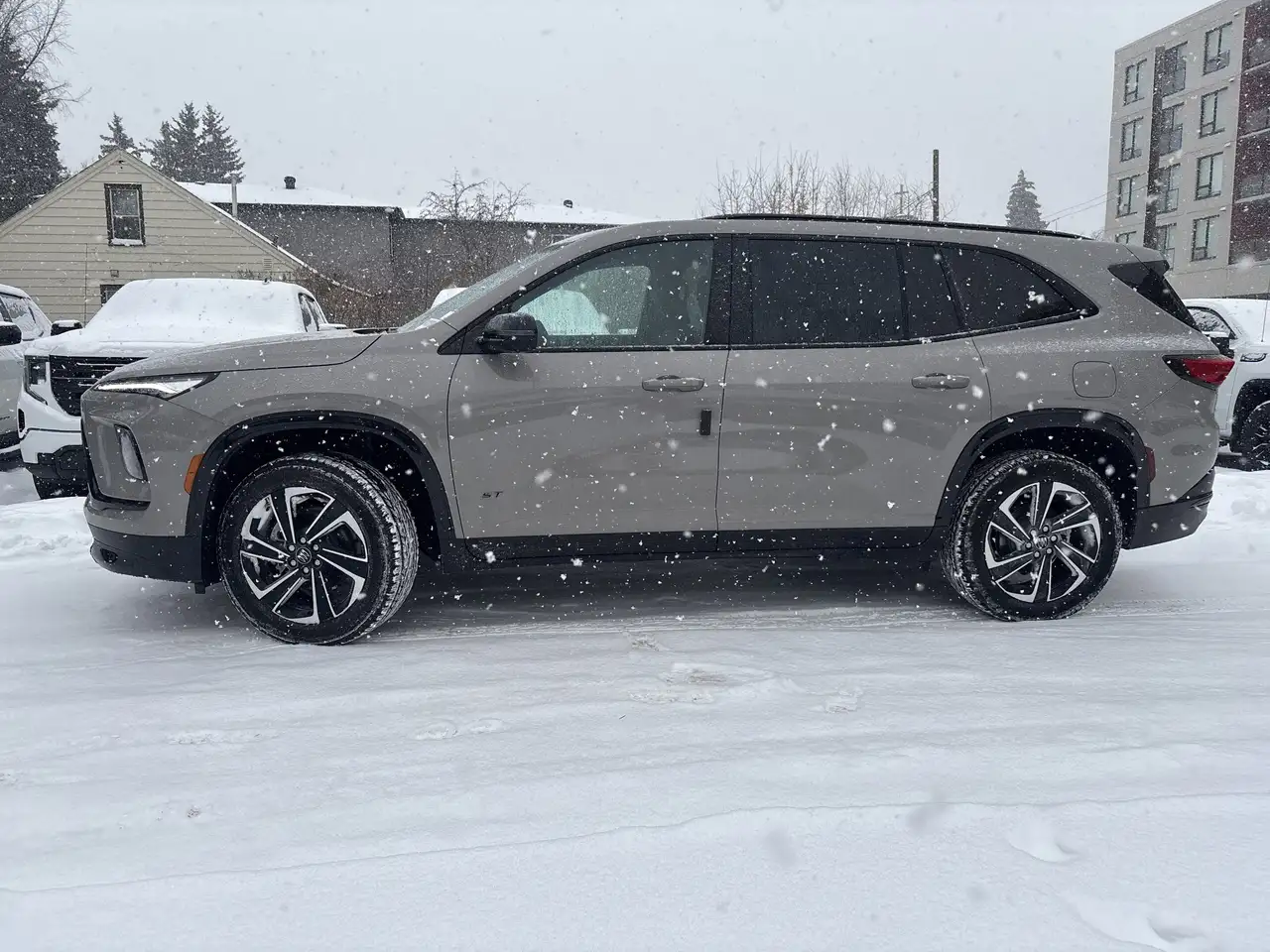 Buick Enclave снимка Buick Enclave