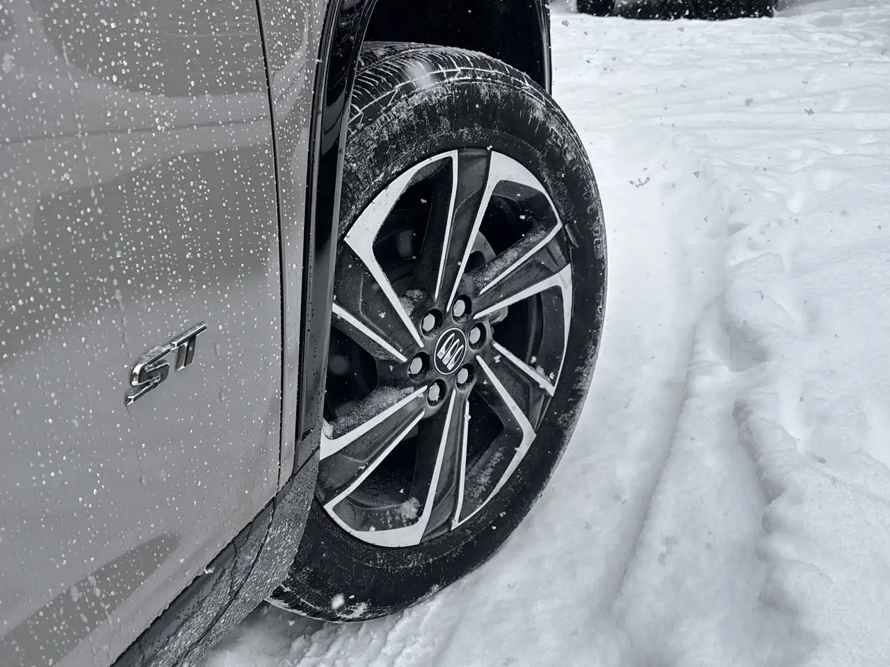 Buick Enclave снимка Buick Enclave