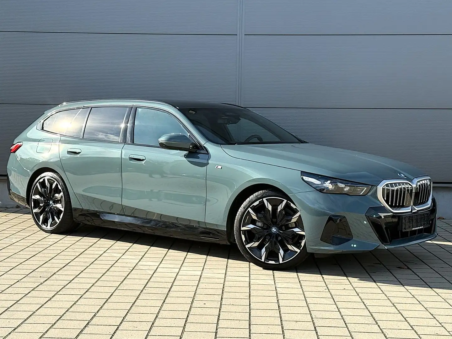 BMW i5 Touring 40e M Sport*B&W*Pano*HUD*ACC*Sitzbelü Grau - 2