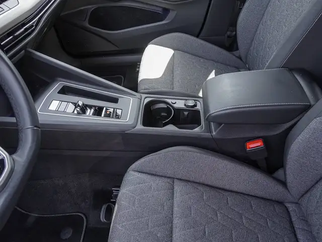 Volkswagen Golf view 14