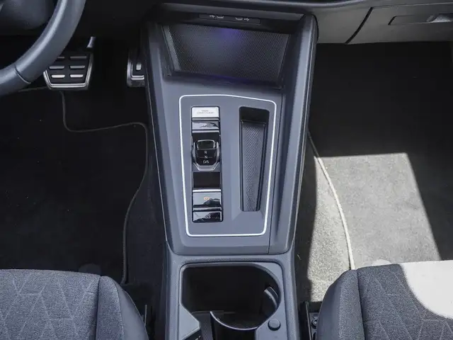 Volkswagen Golf view 13