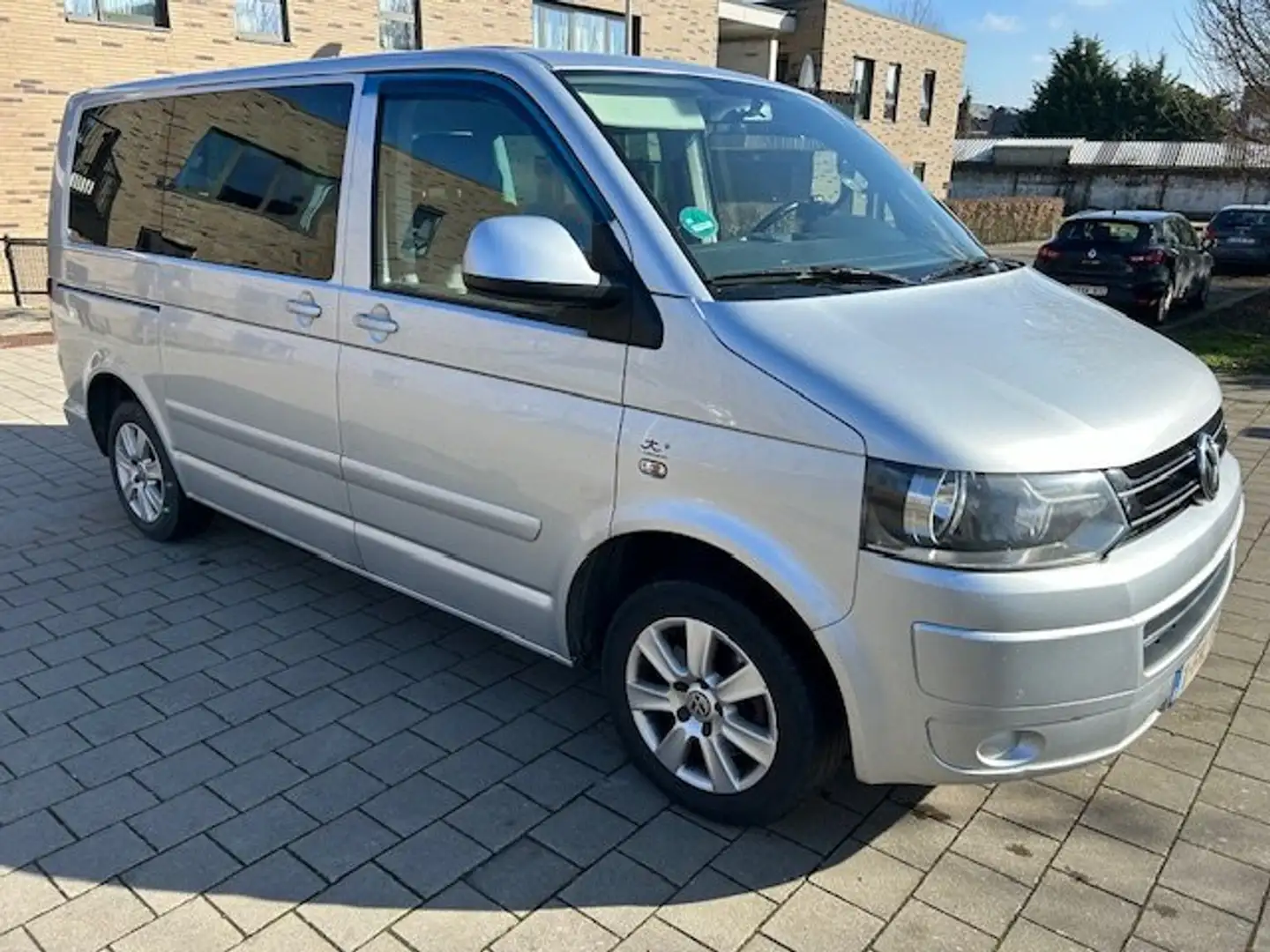 Volkswagen T5 Caravelle Caravelle Kurz Comfortline Stříbrná - 2