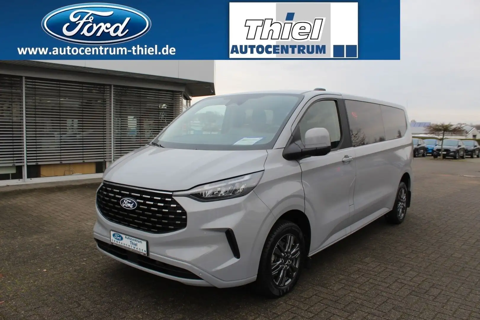 Ford Tourneo Custom L2 170PS Auto. Titanium 5J. Garan Gris - 1