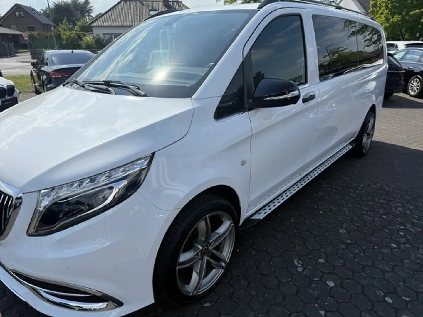 Mercedes-Benz Vito Tourer°Navi°CarPlay°LED°Rück.Kamera°19 Zoll Weiß - 1