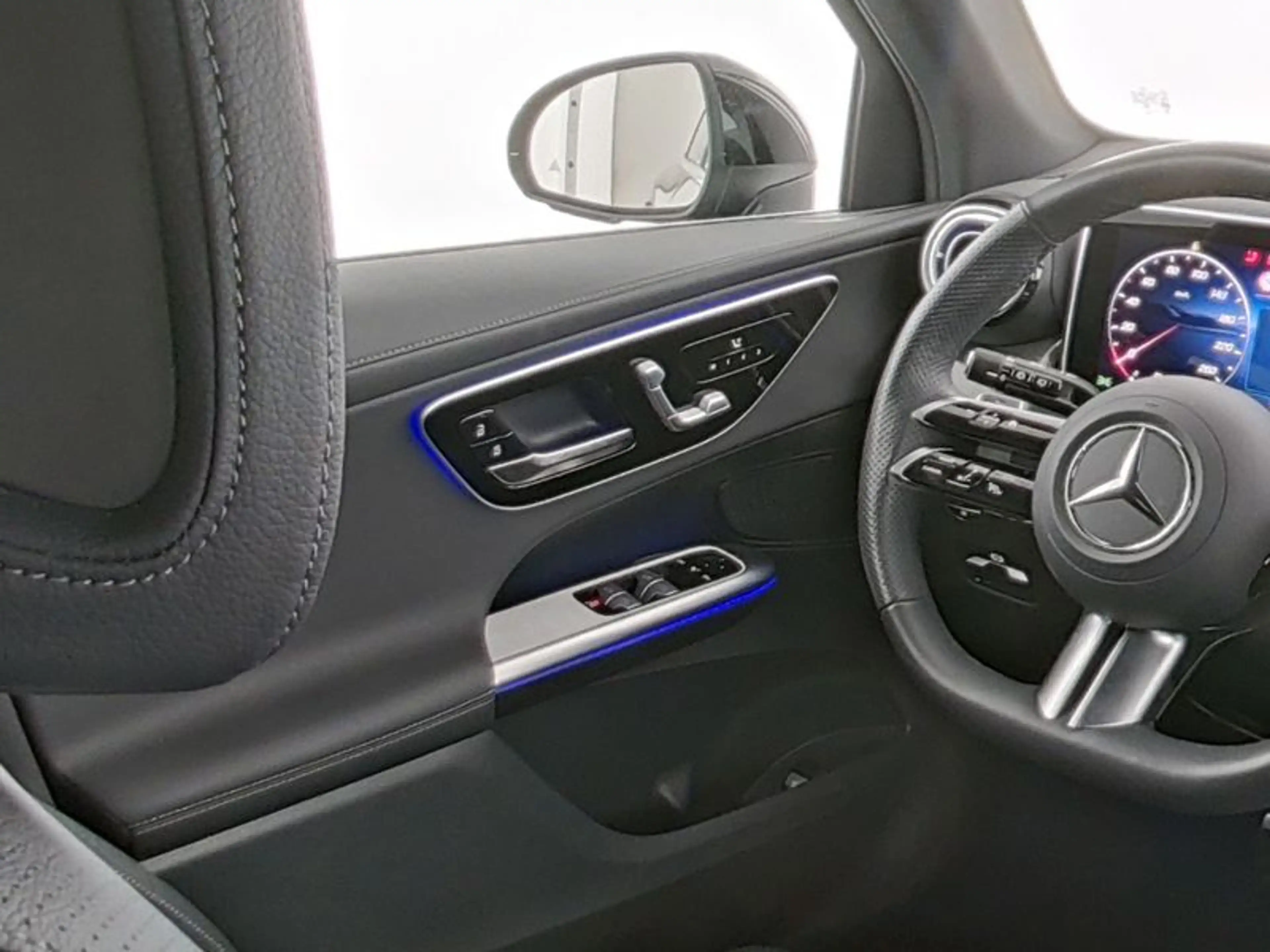 Mercedes-Benz GLC 220 d 4M AMG*LED*Panorama-SD*Memory-P*AHK* — photo 8