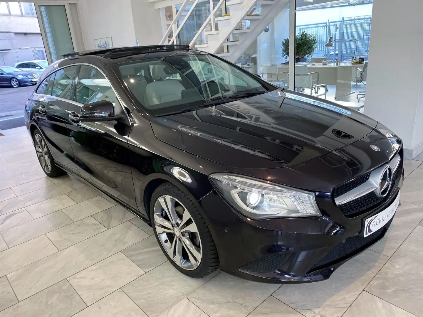 Mercedes-Benz Sonstige CLA 180 SB Urban/Pano/Navi/TW/SP/RFK/PDC/2Hd Violett - 2