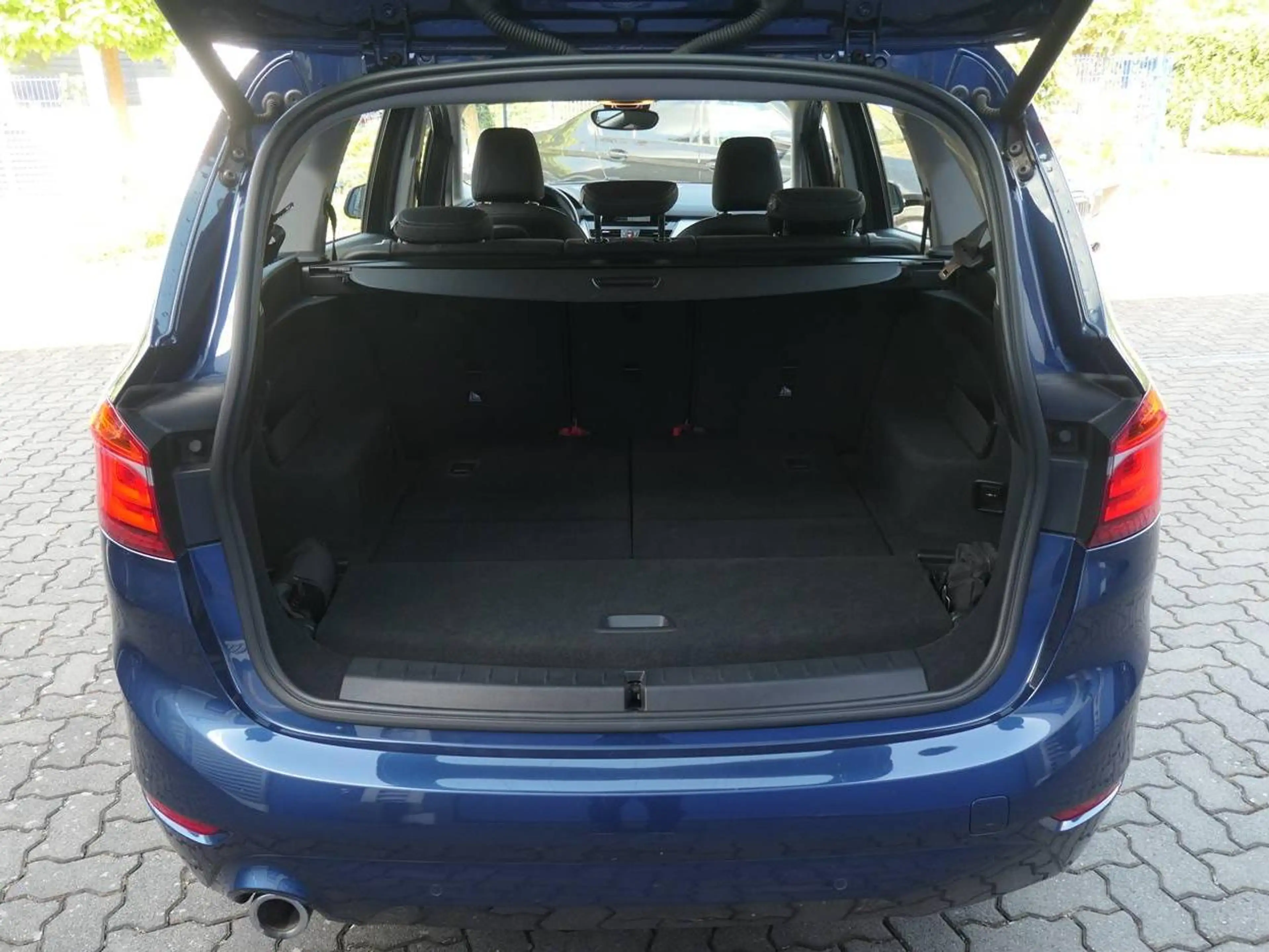BMW 216 216d GranTourer Sport 7Sitze LED AHK Top Zustand! — photo 11