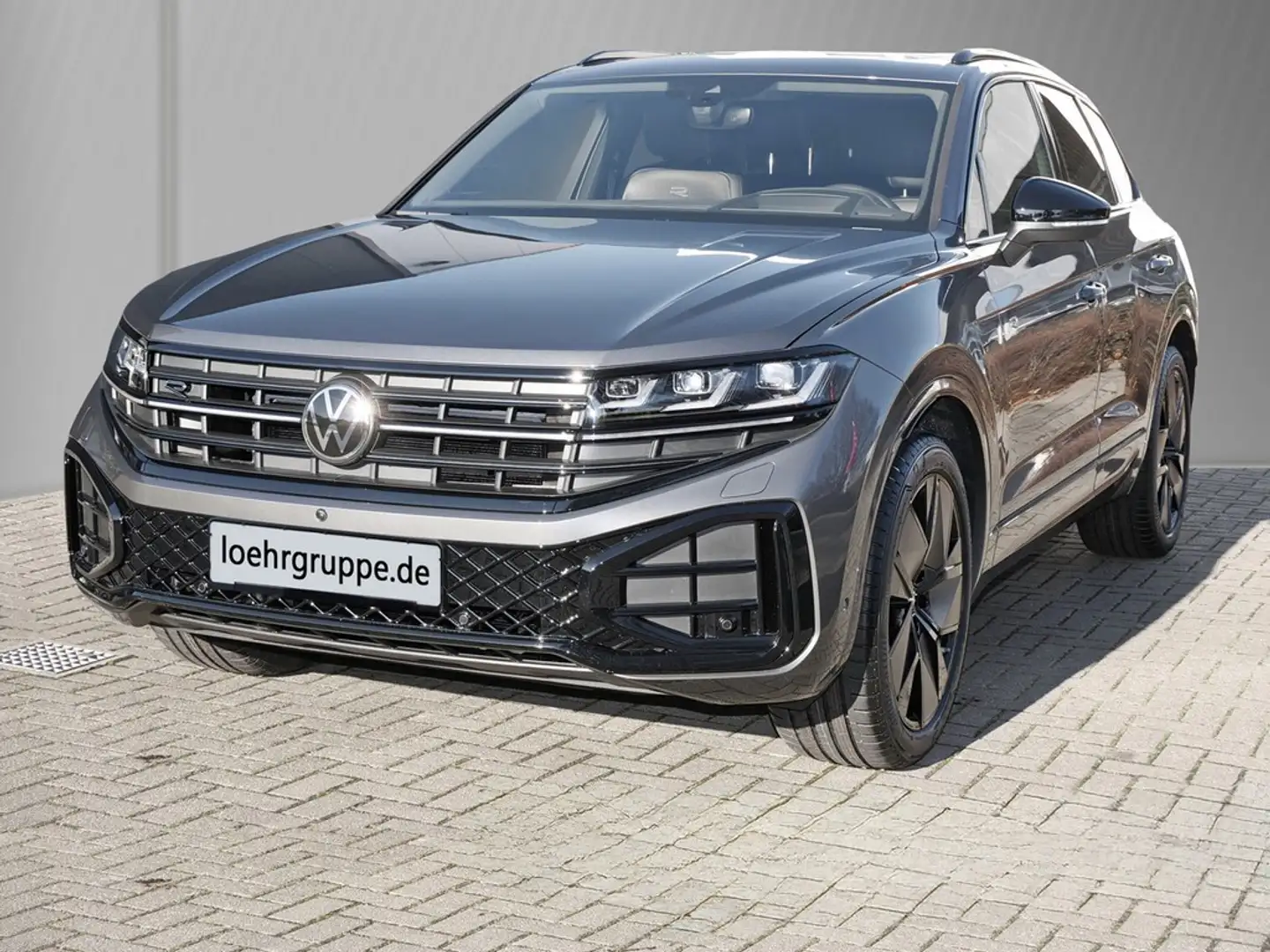 Volkswagen Touareg R-Line 3,0 l V6 TDI 4Motion 210 kW / 286 PS Grau - 2