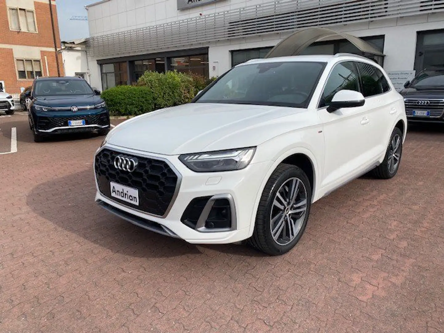Audi Q5 40 TDI 204 CV quattro S tronic S line Blanc - 1