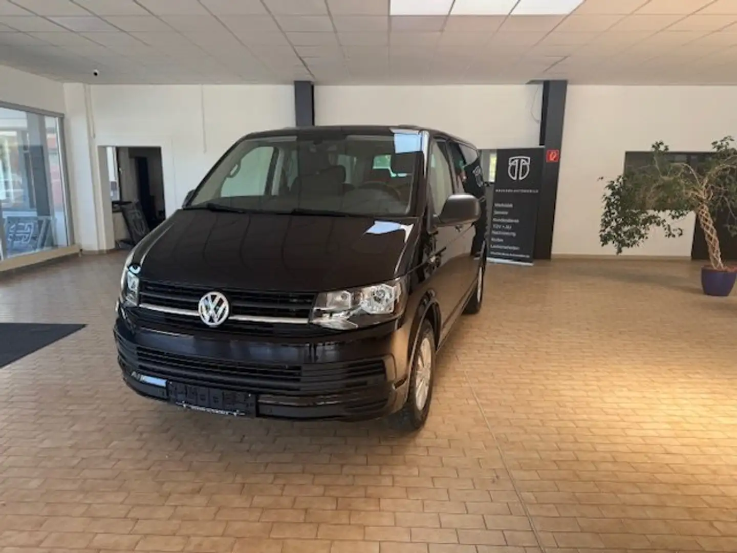 Volkswagen T6 Multivan Multivan Trendline DSG 150PS TDI *Rate: 369.-€ Schwarz - 1