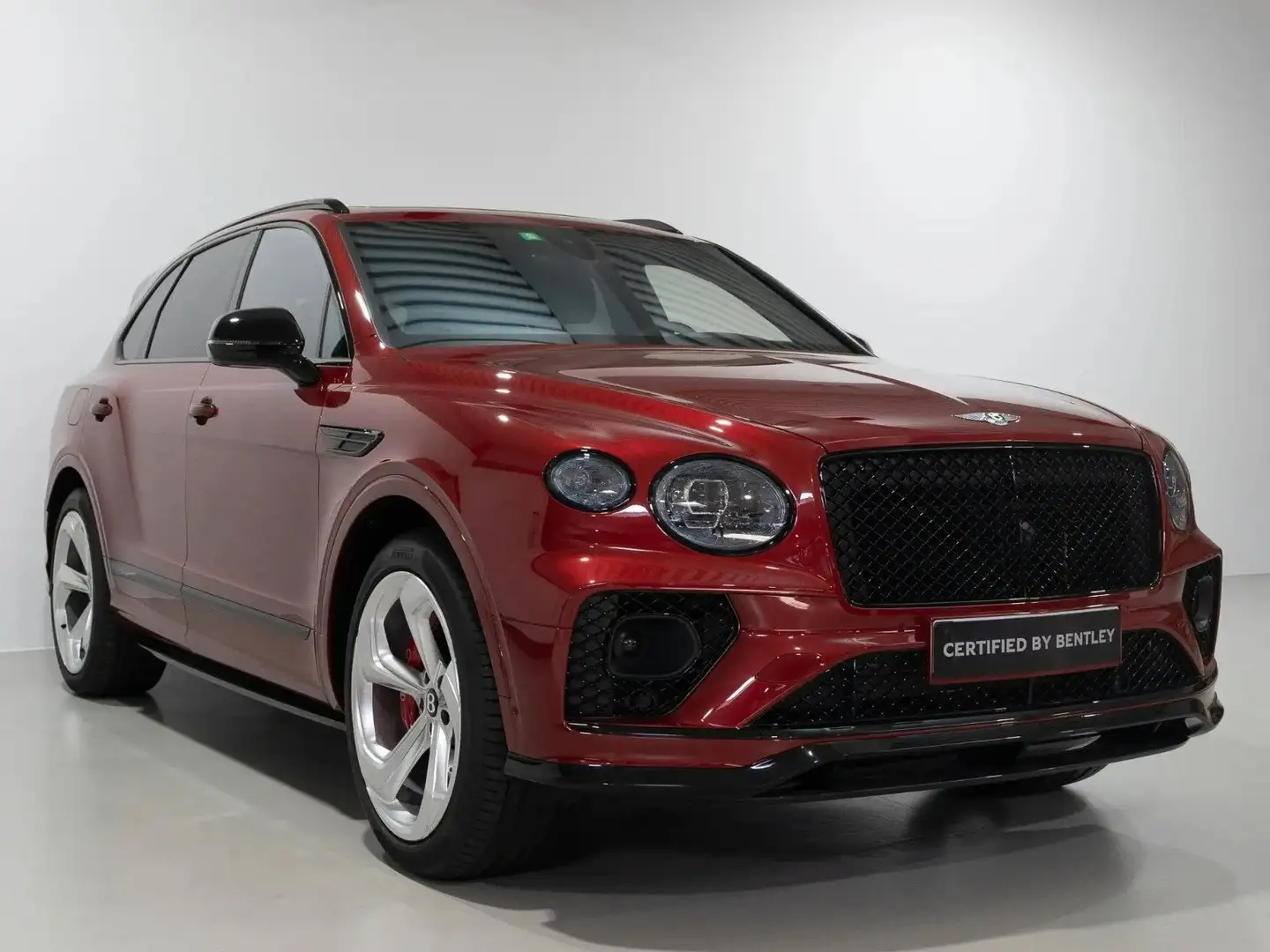 Bentley Bentayga S Hybrid // BENTLEY DÜSSELDORF Červená - 1