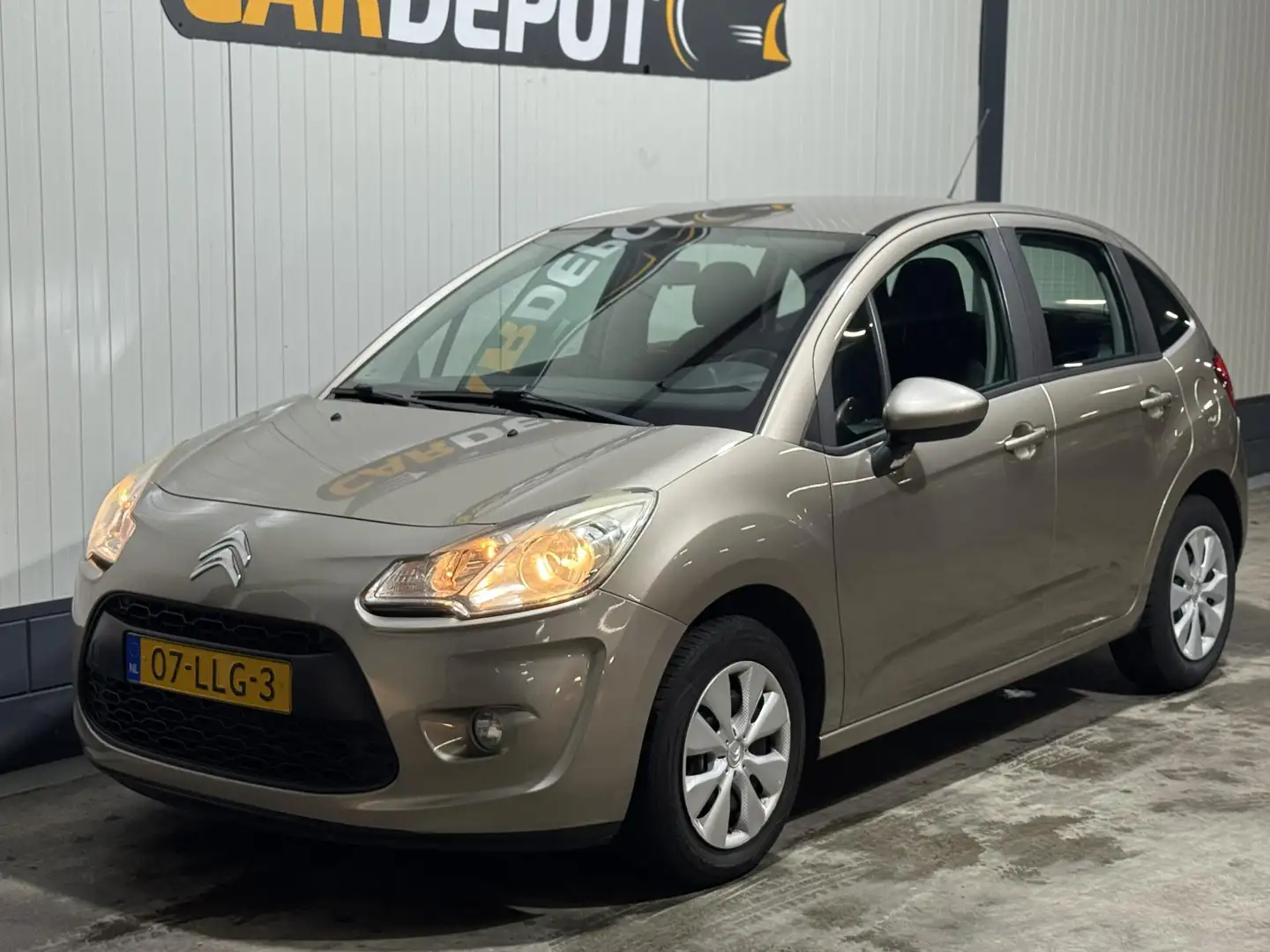 Citroen C3 1.4 VTi Dynamique Zeer Netjes Vol Jaar APK 4 Deurs Beige - 1