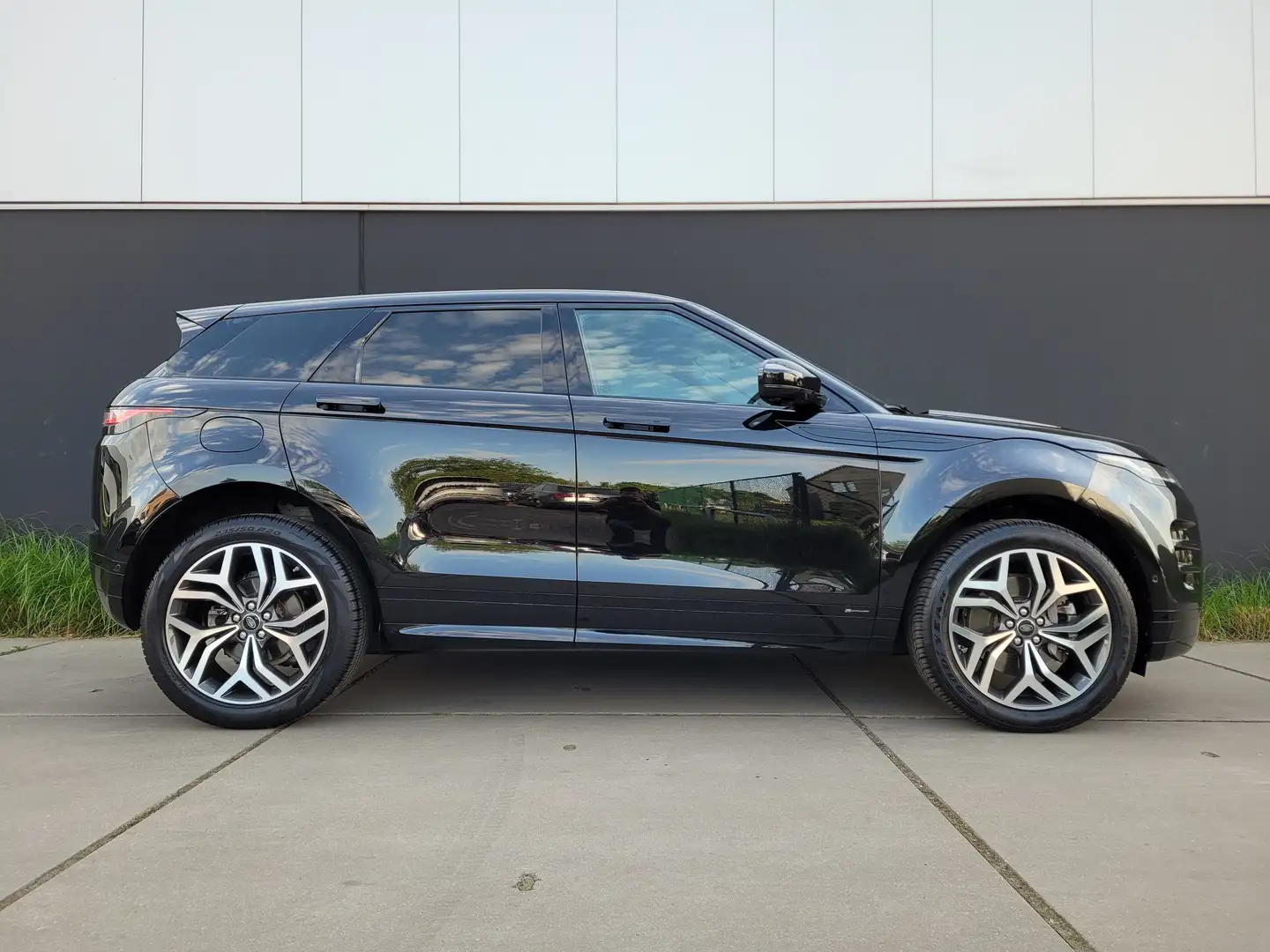 Land Rover Range Rover Evoque 2.0 TD4 MHEV 4WD*AUT.*PANO DAK*R-DYNAMIC*20"ALU* Zwart - 2