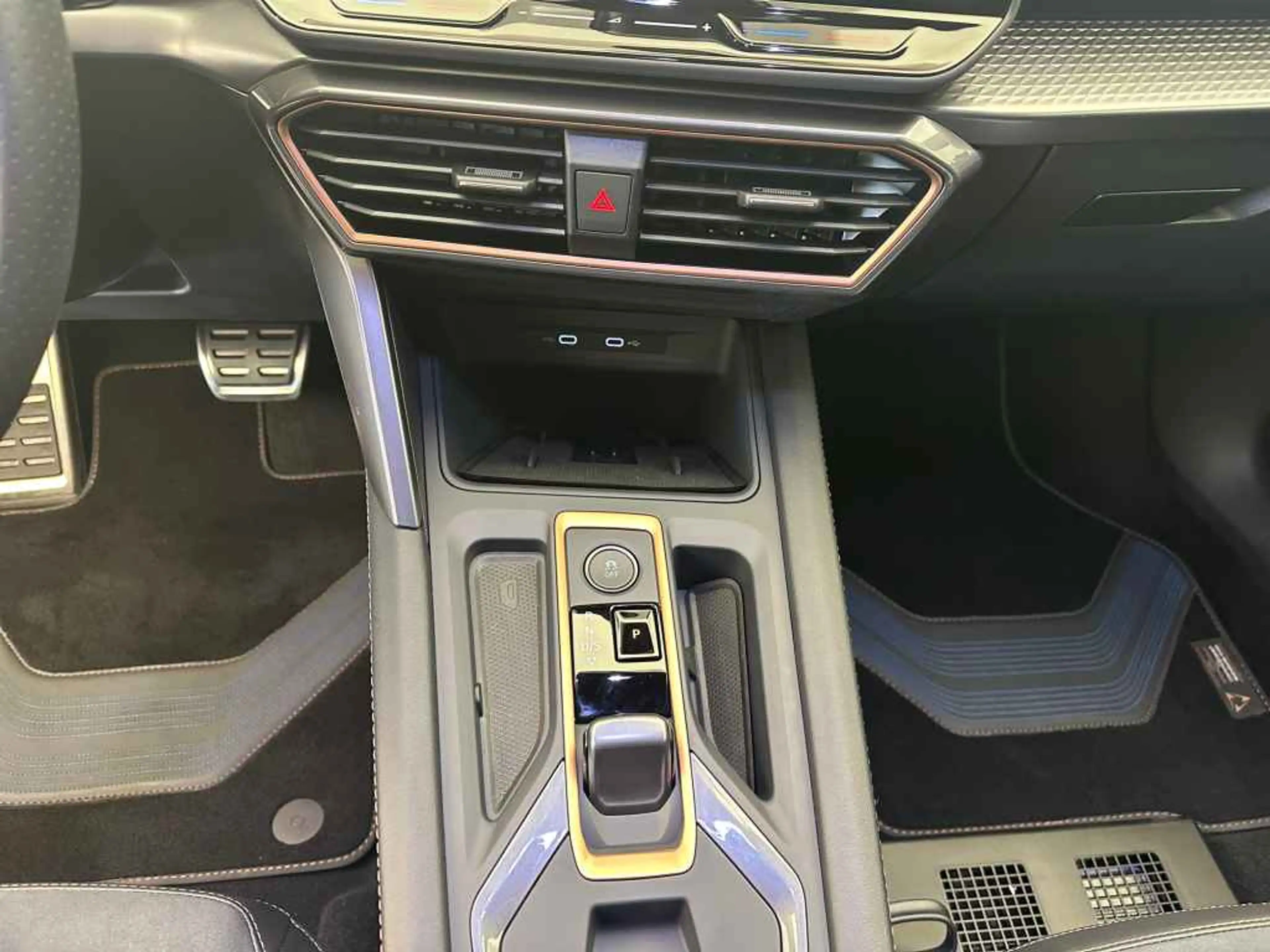 CUPRA Formentor VZ TSI DSG 4D AHK*NAV*ACC*DCC*PDC*360 — photo 13
