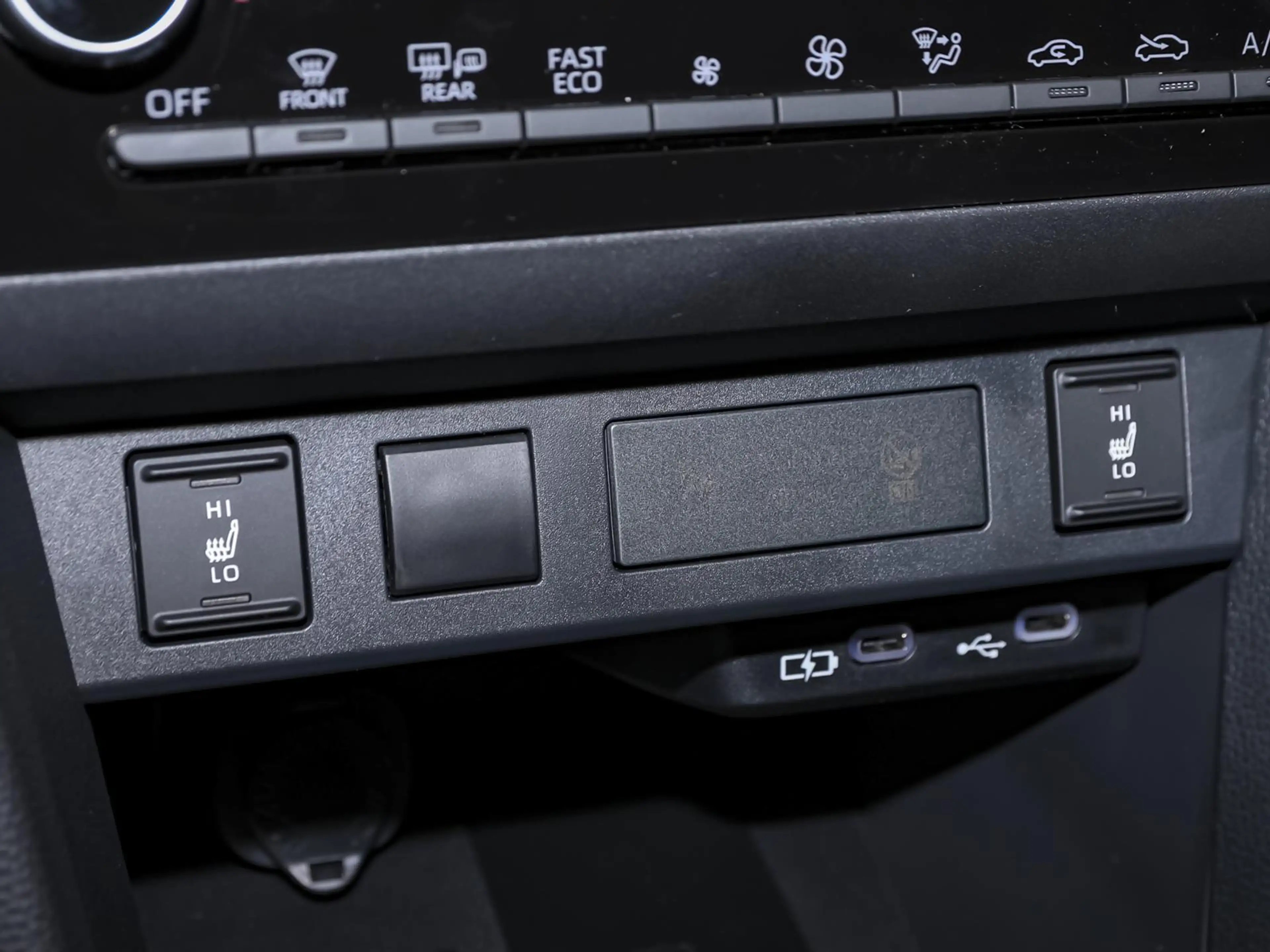 Toyota Yaris Cross GR SPORT 1.5 Hybrid CVT PremiumPaket — photo 12