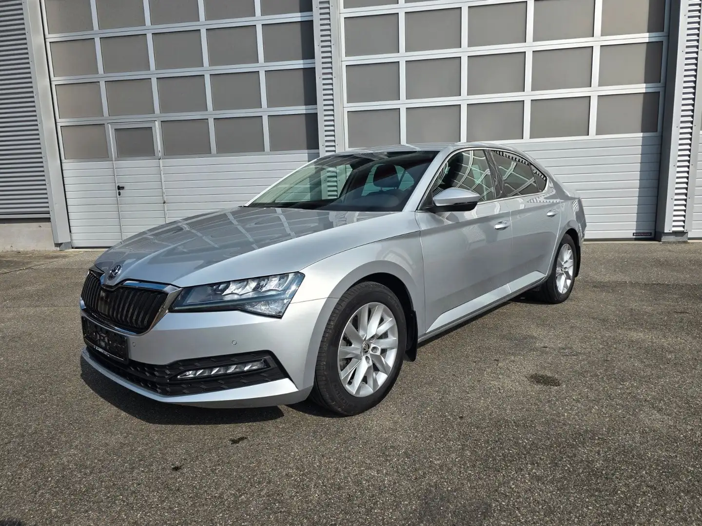 Skoda Superb Lim. Ambition, LED, Virtual, 5J. Garantie Silber - 1