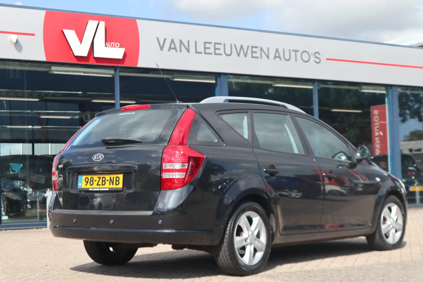 Kia Ceed / cee'd Sporty Wagon 2.0 X-ecutive | Automaat | Sensoren | Zwart - 2