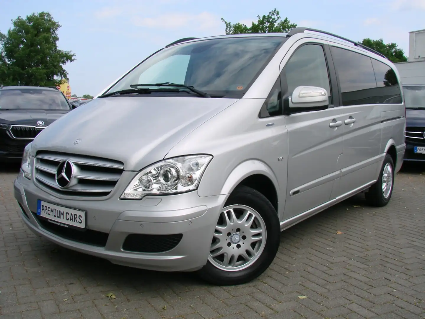Mercedes-Benz Viano 3.0CDi Ambiente Edition lang Airmatic Bi-Xenon AHK Argent - 2