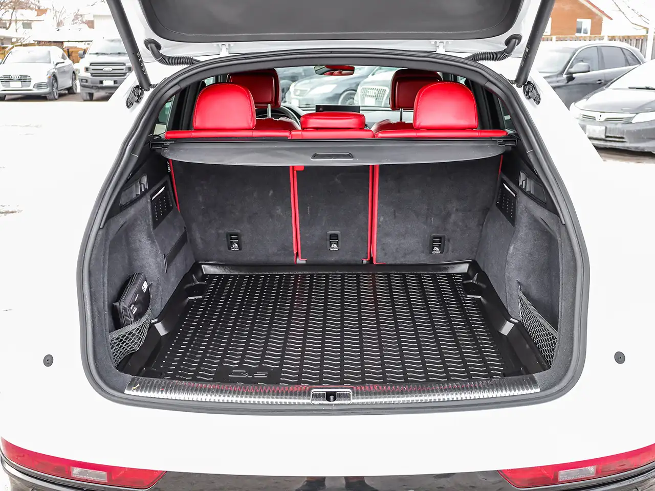 Audi SQ5 снимка Audi SQ5