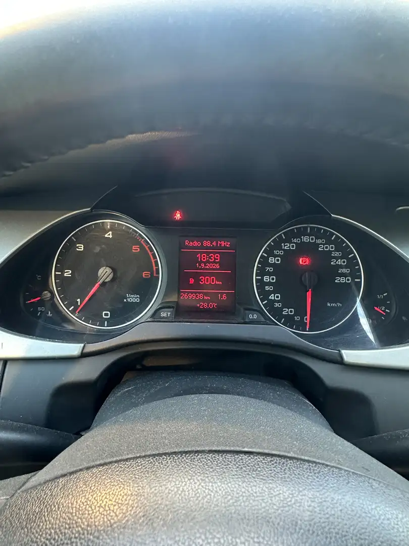 Audi A4 2,0 TDI DPF Silber - 2