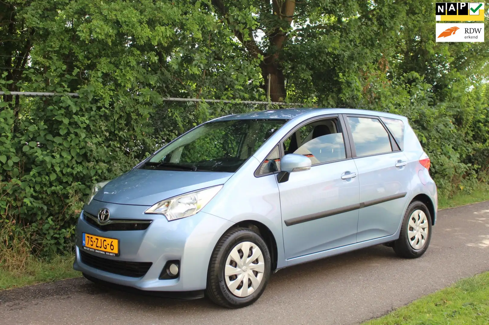 Toyota Verso-S 1.3 VVT-i Aspiration *Navi *Camera *Cruise *Dealer Blauw - 1