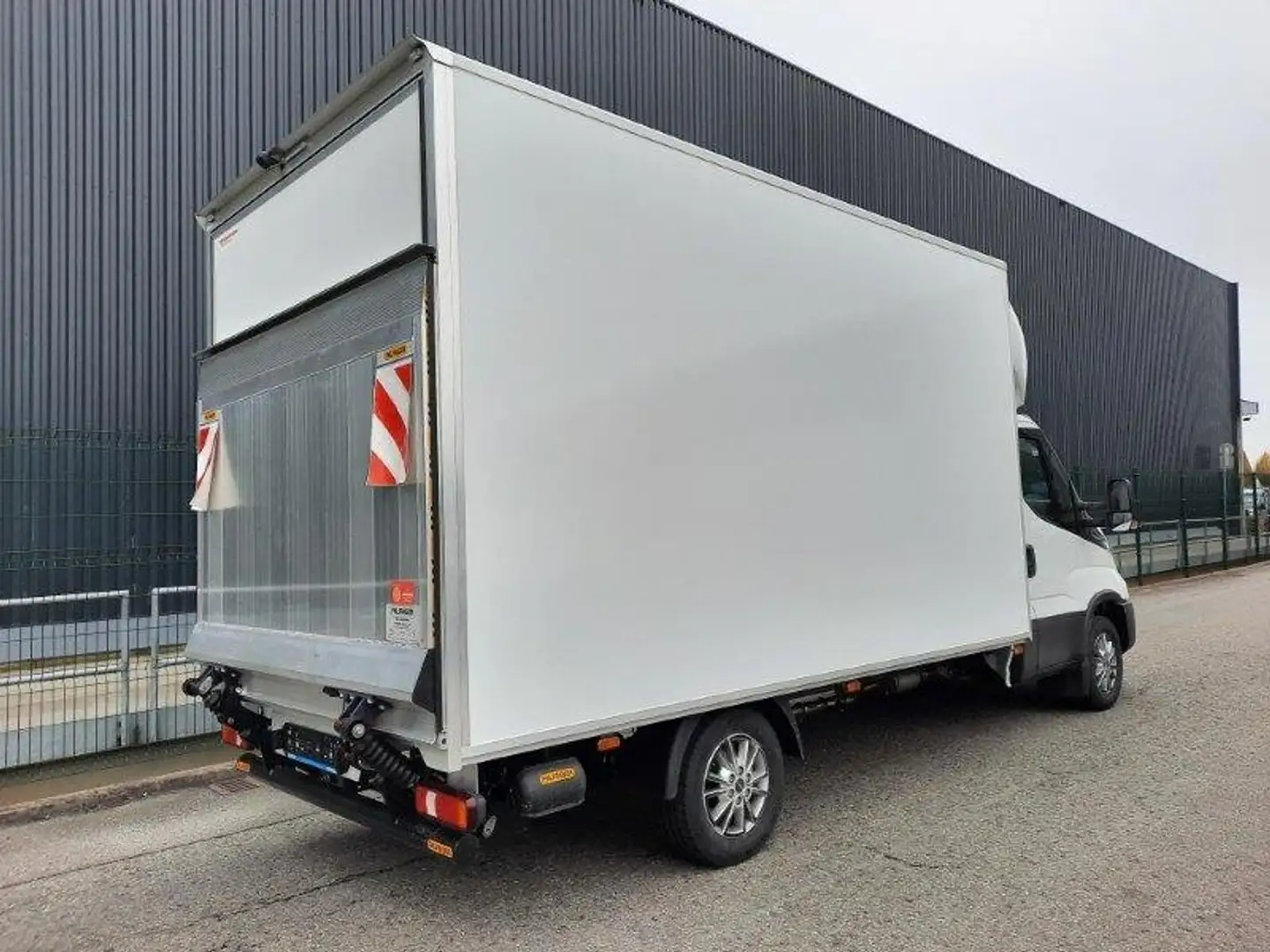Iveco *TOP-AUSSTATTUNG* € 47.990,- NETTO Automatik Weiß - 2