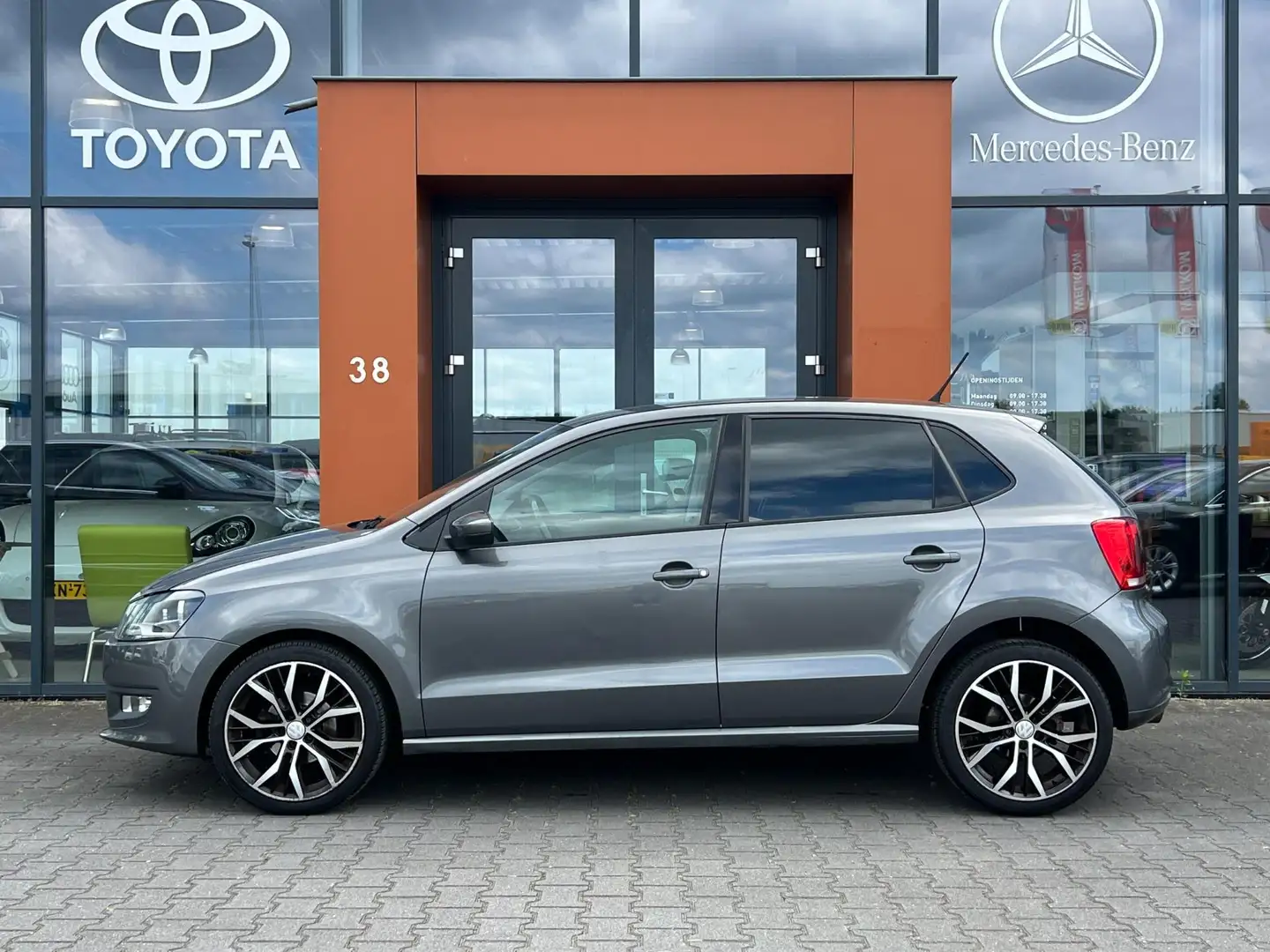 Volkswagen Polo 1.4-16V|Trekhaak|Cruise|Aux-in|Isofix|Clima Grijs - 2
