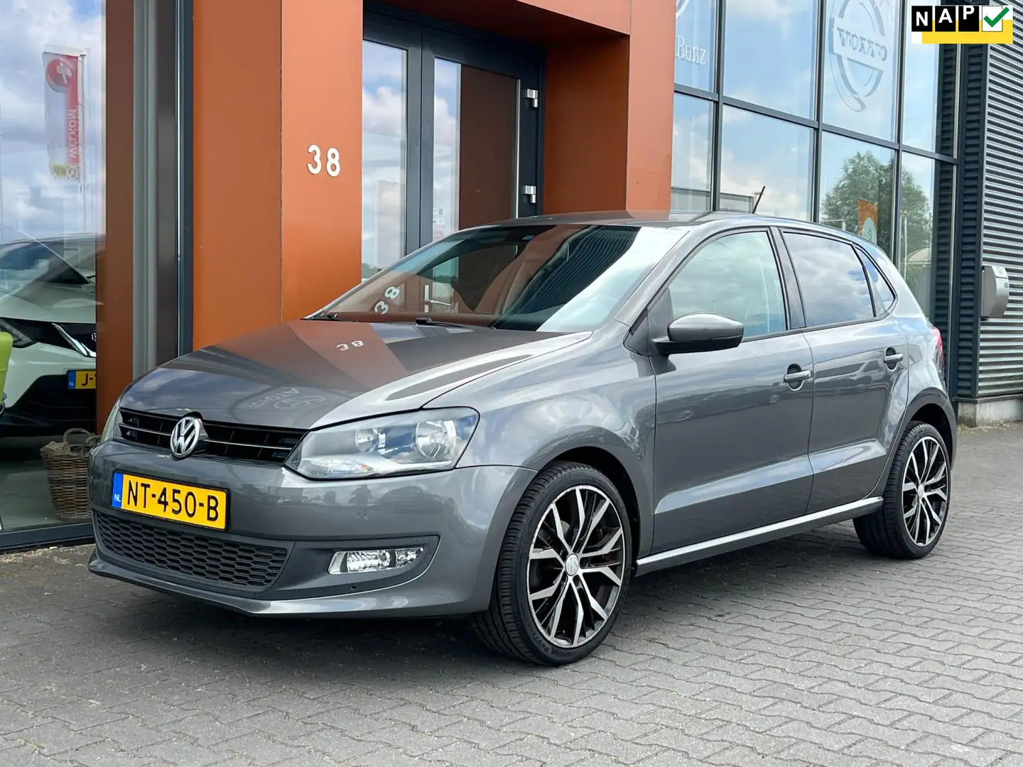 Volkswagen Polo 1.4-16V|Trekhaak|Cruise|Aux-in|Isofix|Clima Grijs - 1