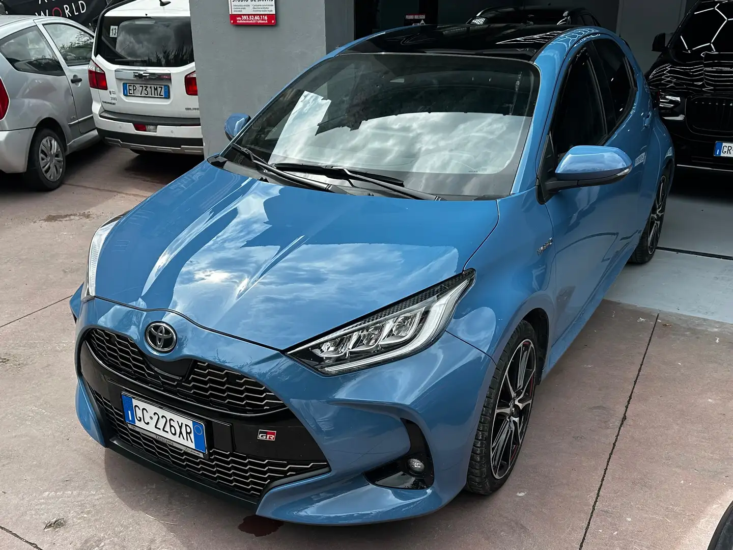 Toyota Yaris 1.5h GR SPORT NO VINCOLI FIANANZIARI Blu/Azzurro - 2