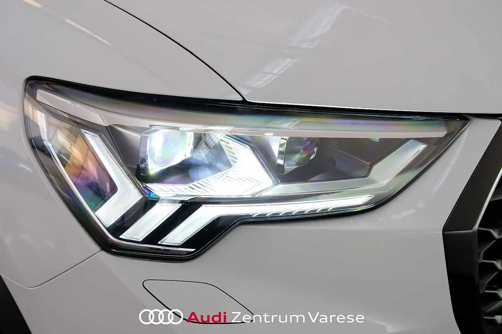Audi Q3 Sportback 45 TFSI-E 245CV Stronic Bianco - 2
