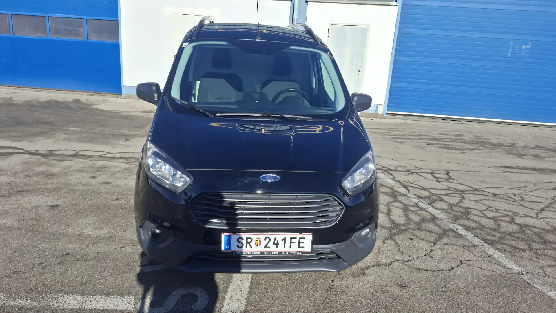 Ford Transit Courier Transit Courier 1,0 EcoBoost Trend Trend Schwarz - 2