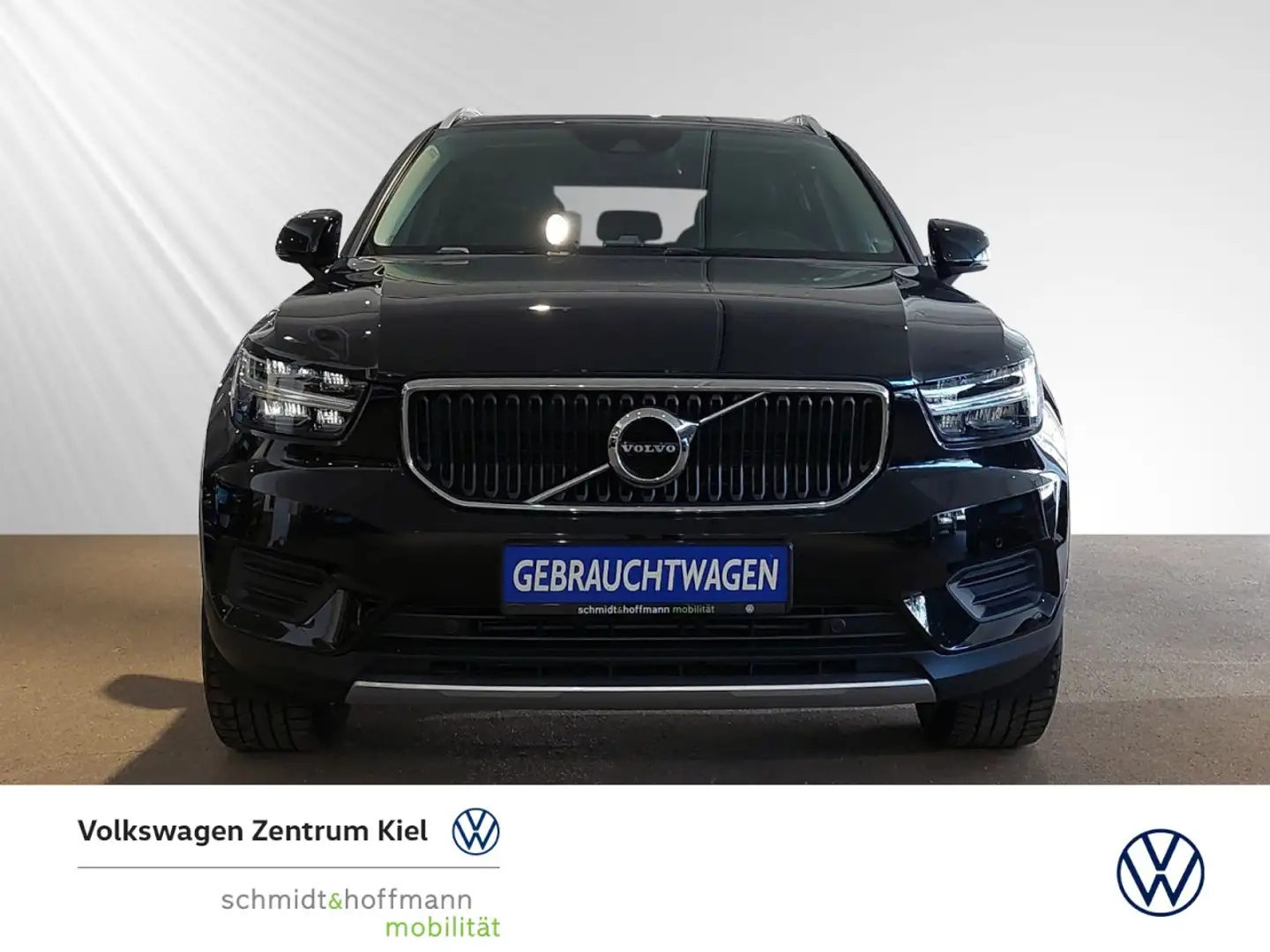 Volvo XC40 Momentum T3 2WD NAVI+SITZHZ+ACC+PDC+RFK Klima Schwarz - 2