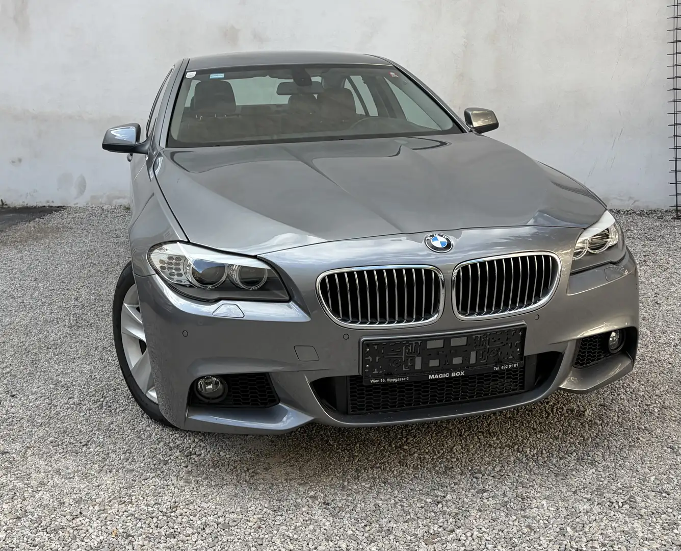 BMW 525 M-Paket*ERSTBESITZ*SERVICEGEPFLEGT*WENIG KILOMETER Grau - 1