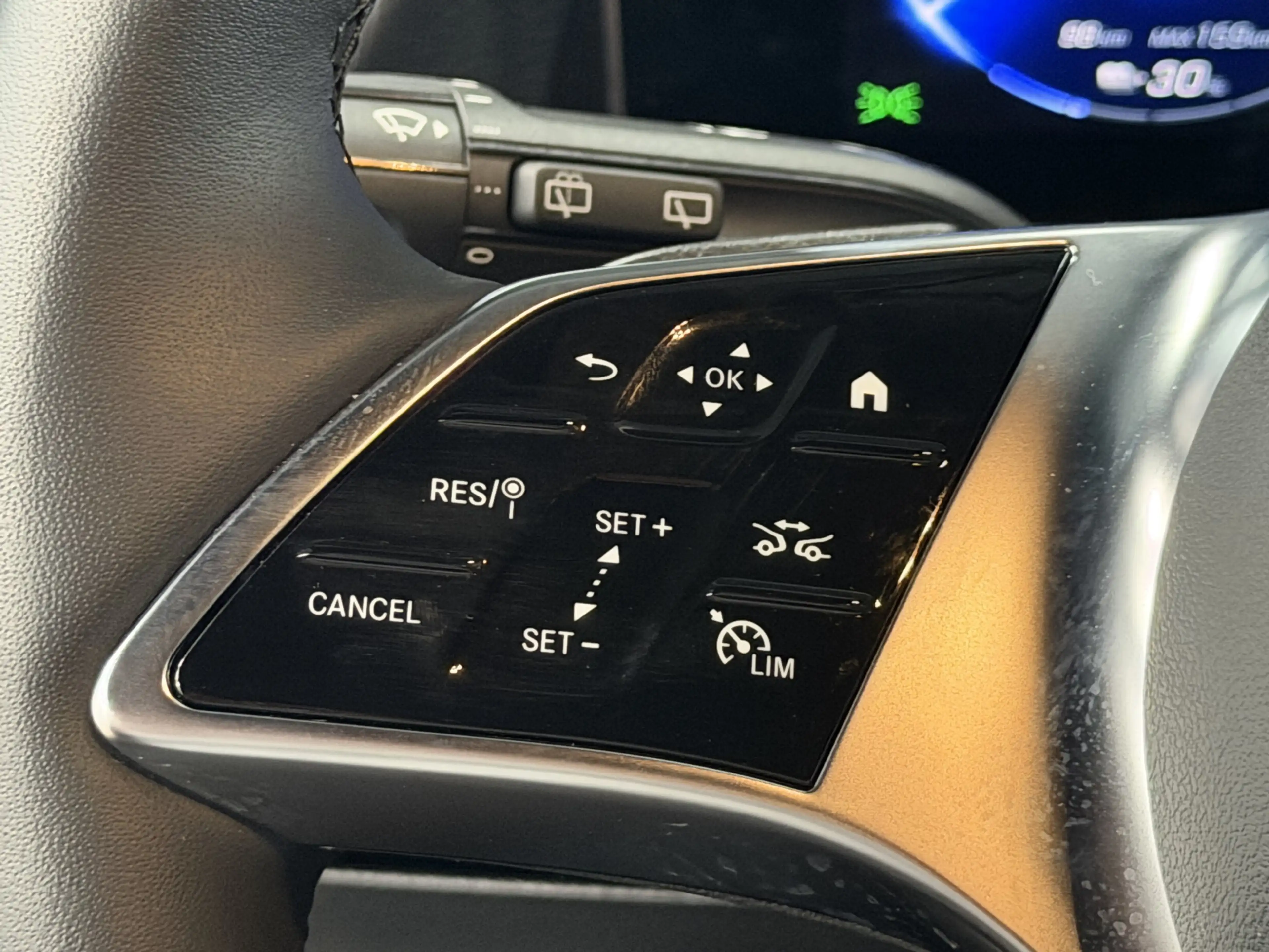 Mercedes-Benz EQA 250 + | DISTR. PRO | 360°KAM | KEY-GO — photo 11