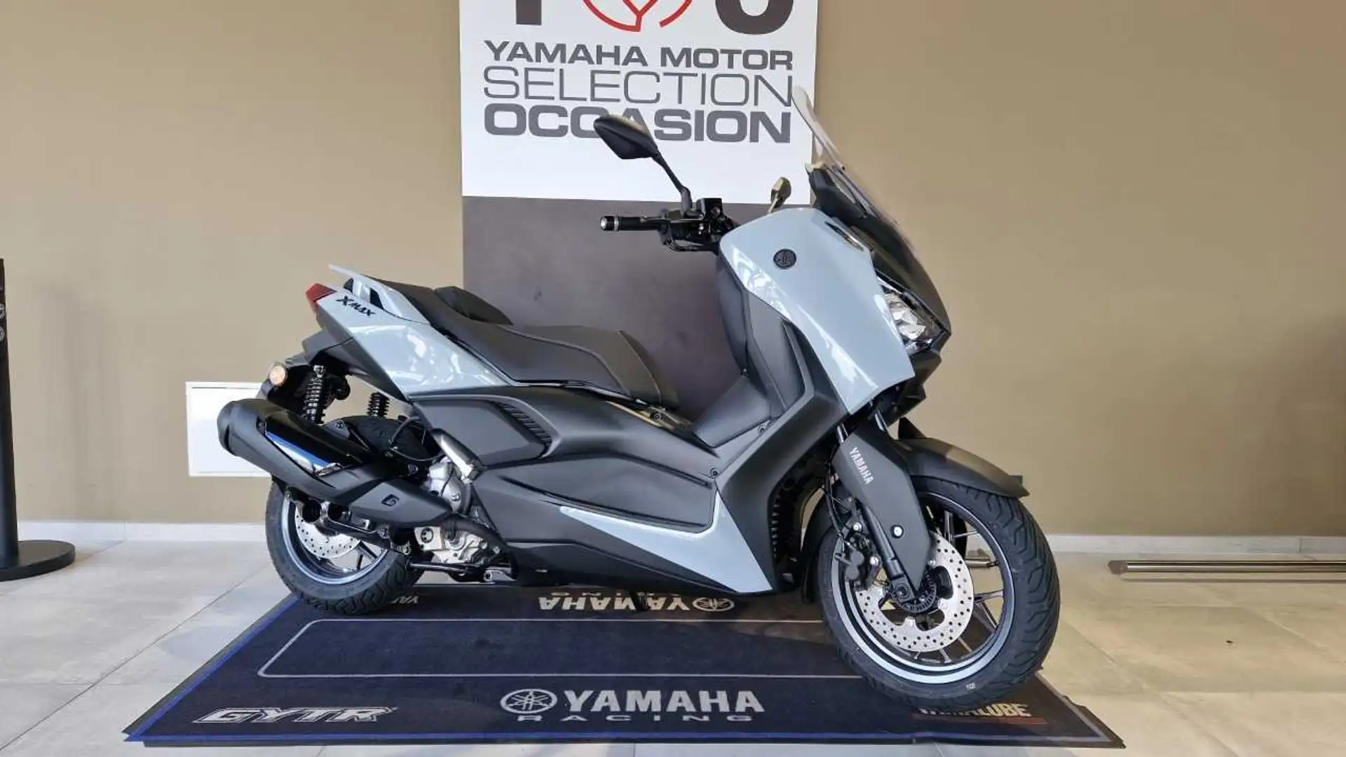 Yamaha X-Max 300 Szürke - 1