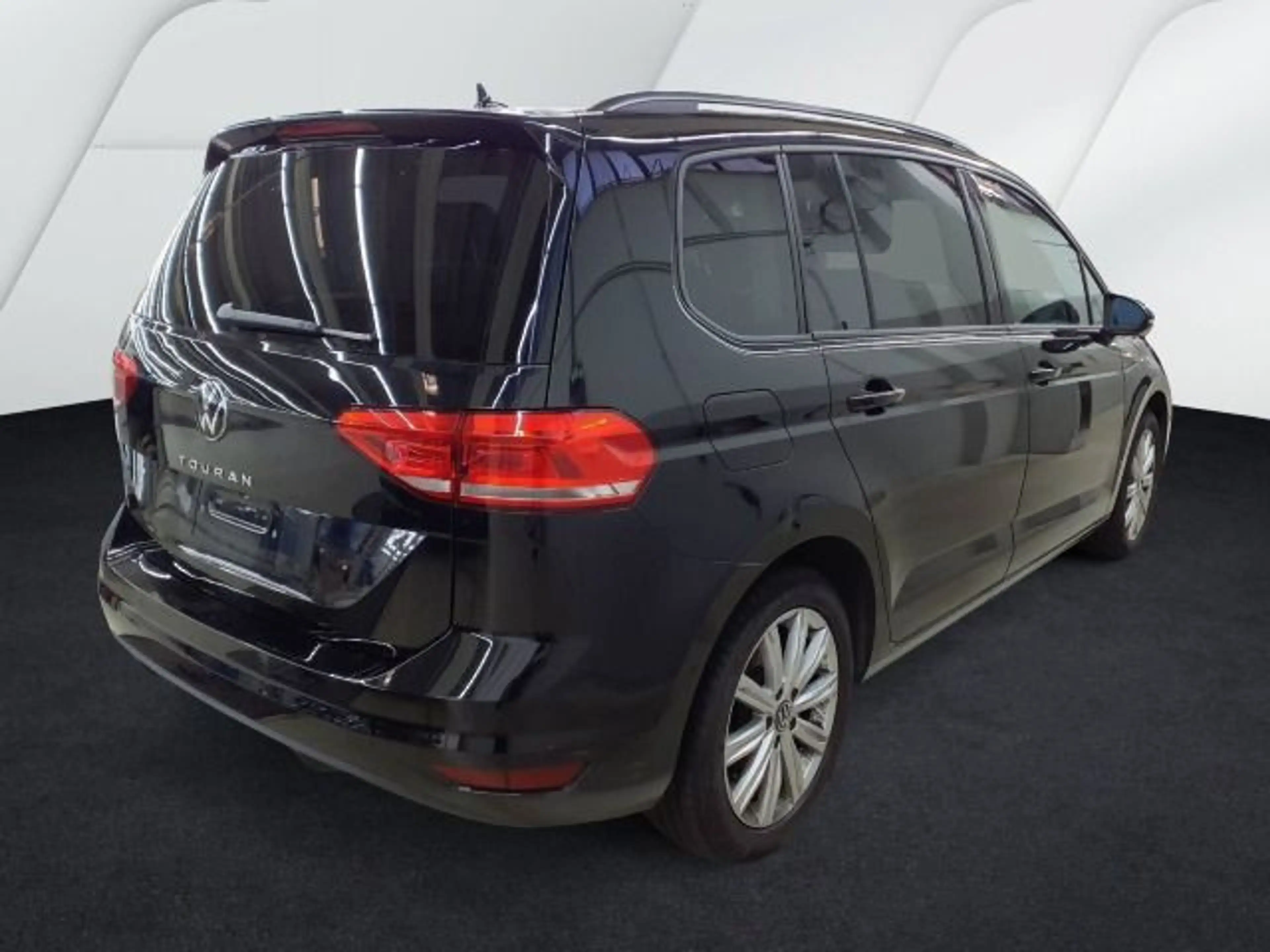 Volkswagen Touran 1.5 TSI DSG Highline Navi AHK LED 7Sitzer — photo 4