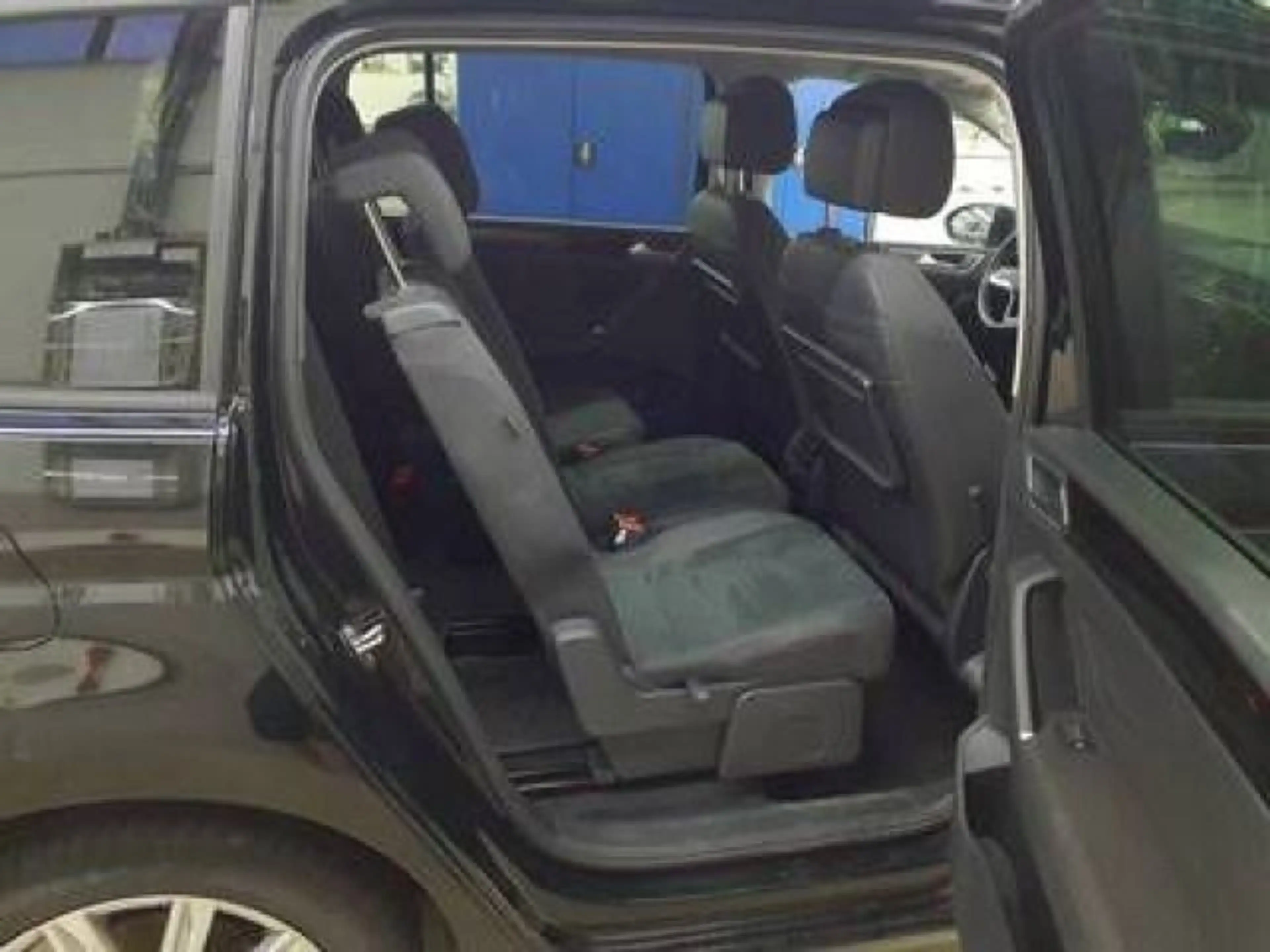 Volkswagen Touran 1.5 TSI DSG Highline Navi AHK LED 7Sitzer — photo 6