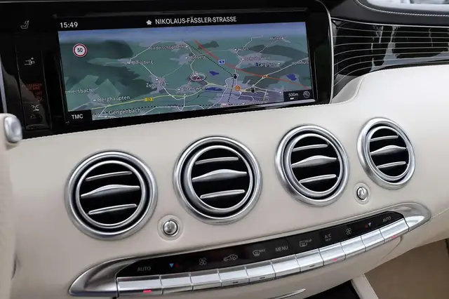Mercedes-Benz S-Class view 14