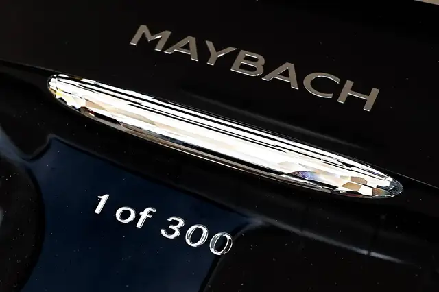 Mercedes-Benz S-Class view 3