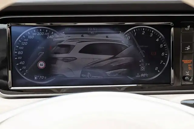 Mercedes-Benz S-Class view 12