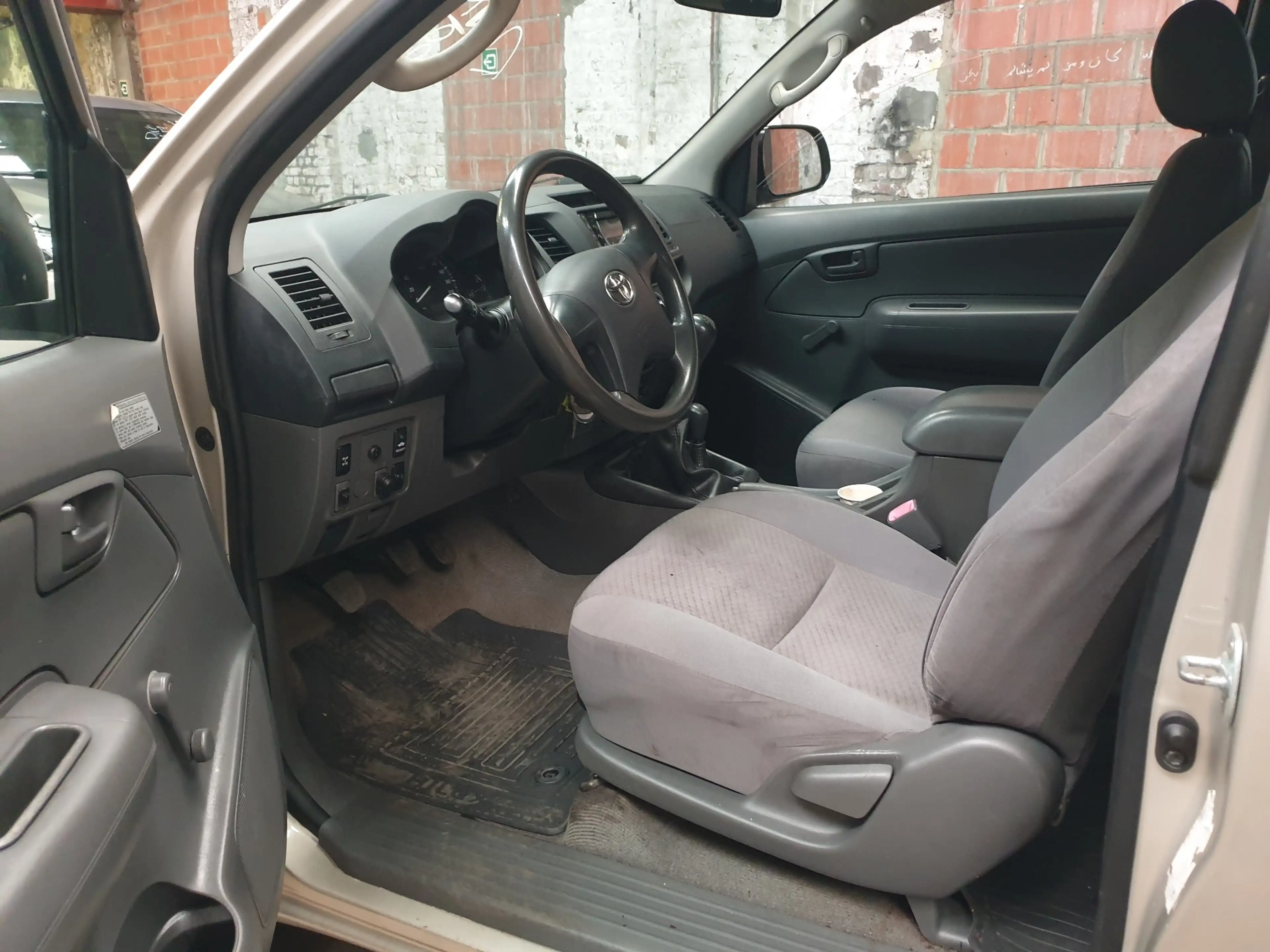 Toyota Hilux 2.5 D-4D  Xtra Cab — photo 5