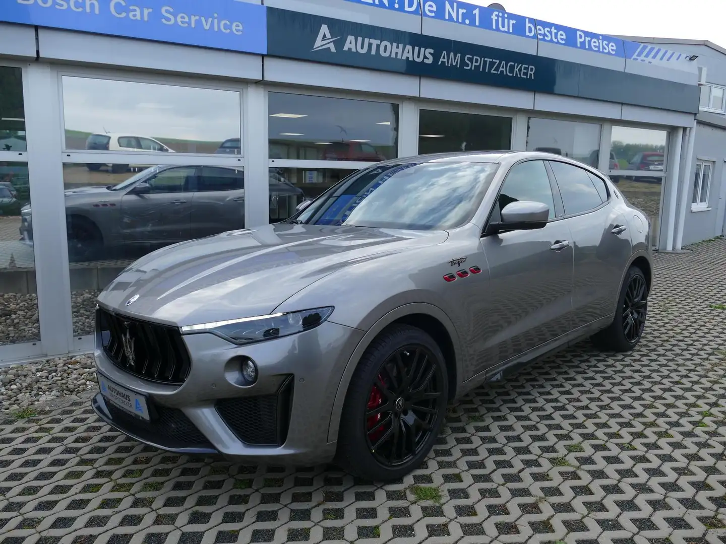 Maserati Levante 3.8 V8 Trofeo PANO 22" HK *GRIGIO* Grau - 2