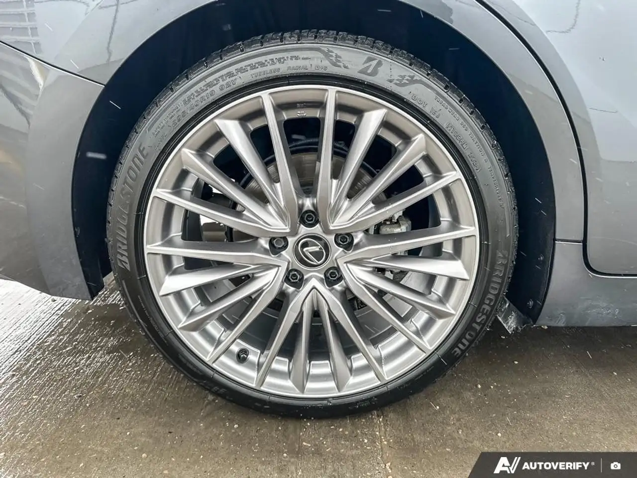 Lexus IS снимка Lexus IS