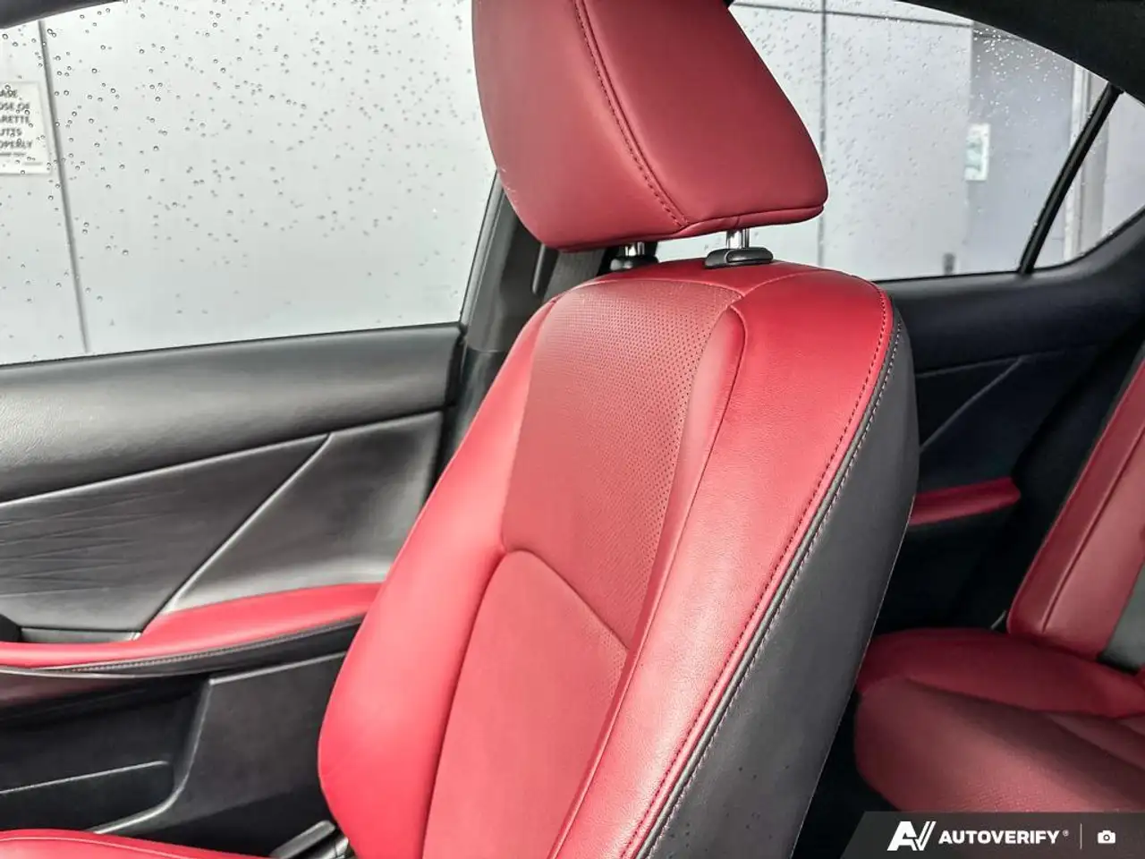 Lexus IS снимка Lexus IS