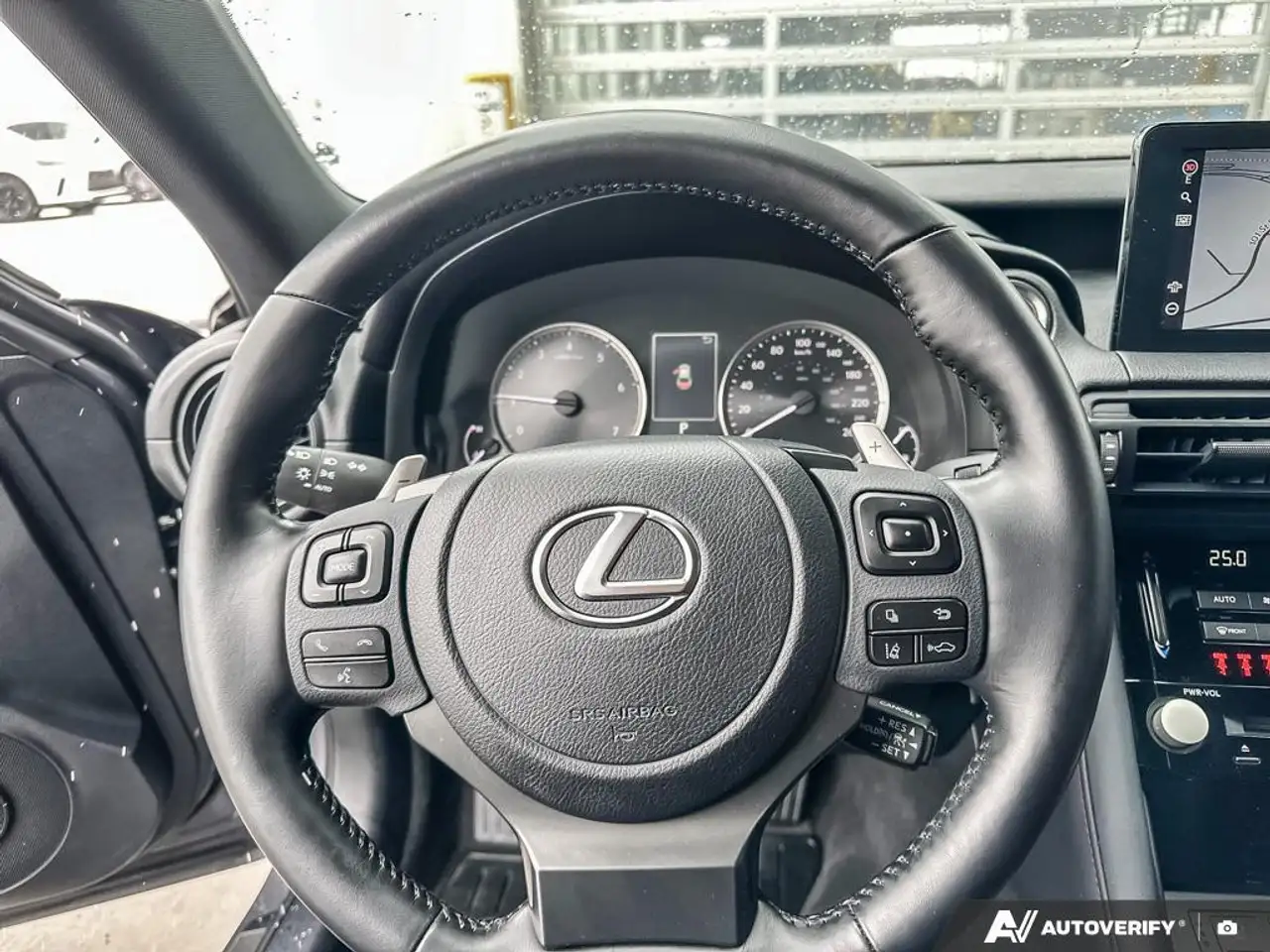 Lexus IS снимка Lexus IS
